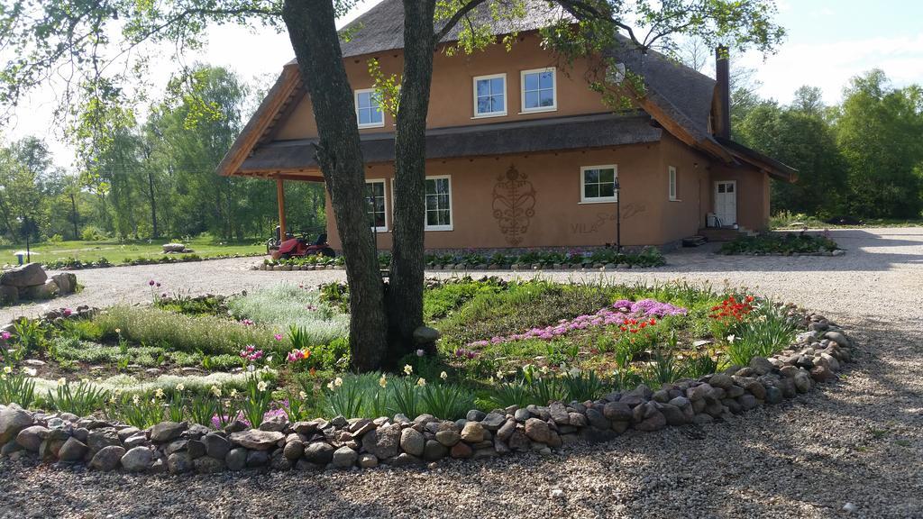 Vila Sanzila Bernatoniai Exteriör bild