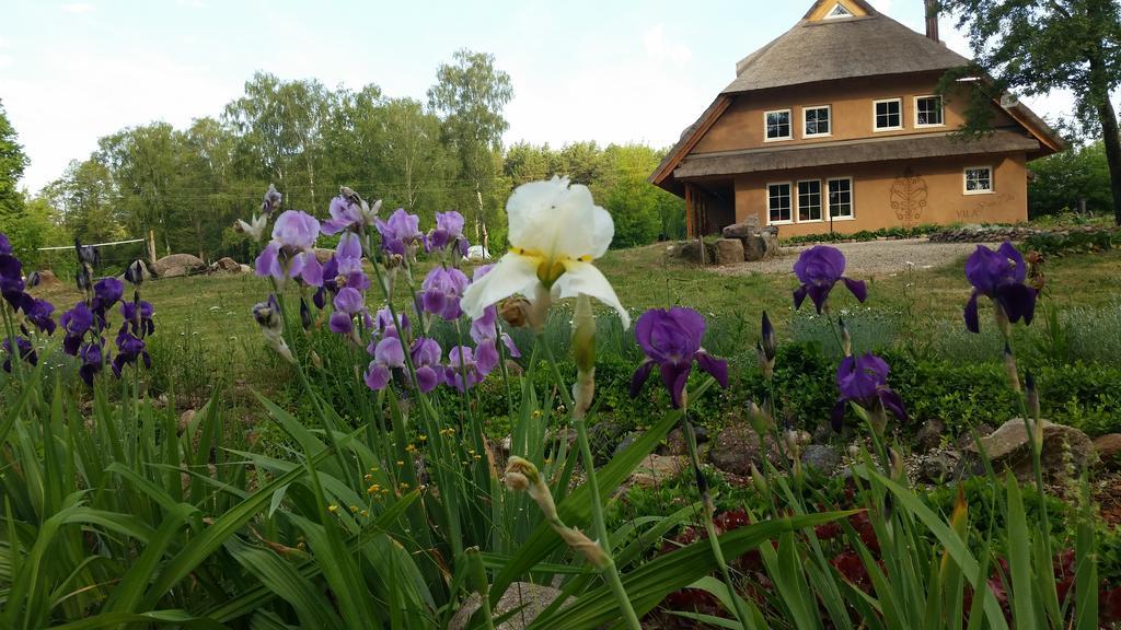 Vila Sanzila Bernatoniai Exteriör bild